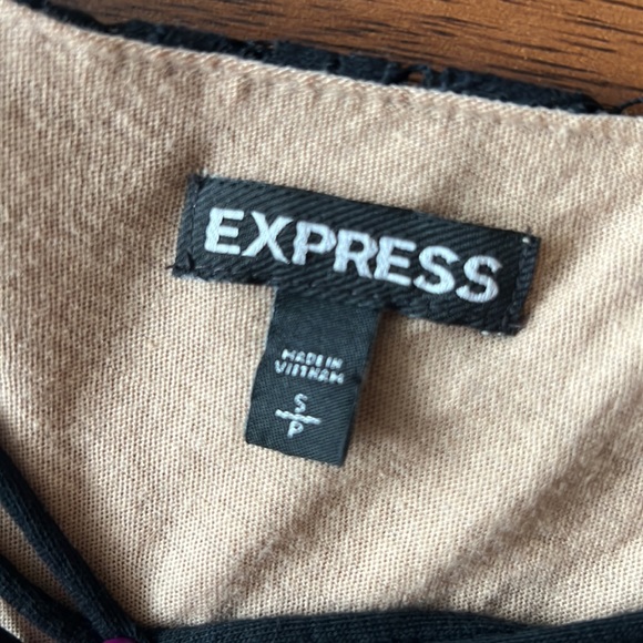 Express : Women's Black Lace Tank Top - Picture 3 of 6